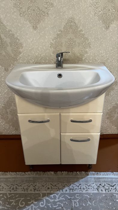 Продам раковина с тумбой