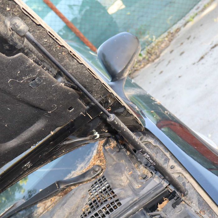 Амортисьори на преден капак за Alfa Romeo 159 sportwagon 1.9JTD 150