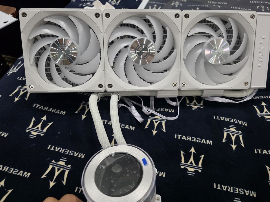 Lian Li Hydroshift II LCD-C 360CL