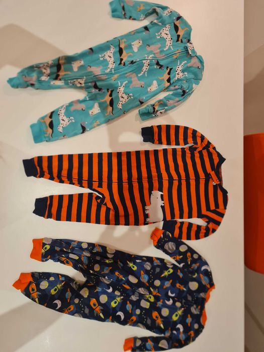 Costumas pijama 9-12 luni cu fermoar bumbac