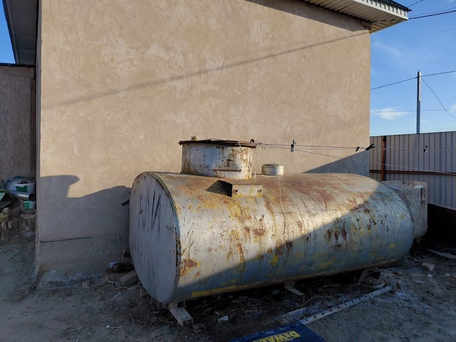 Юмкост,бочка,цестерна су құйылған