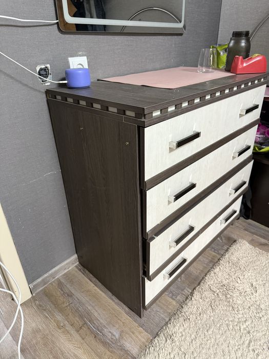 Продам комод для  спальной комнаты б/у