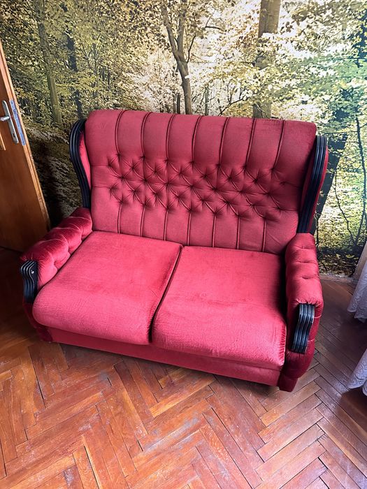 Старинни мебели в добро състояние-гардероби, маси, столове, дивани