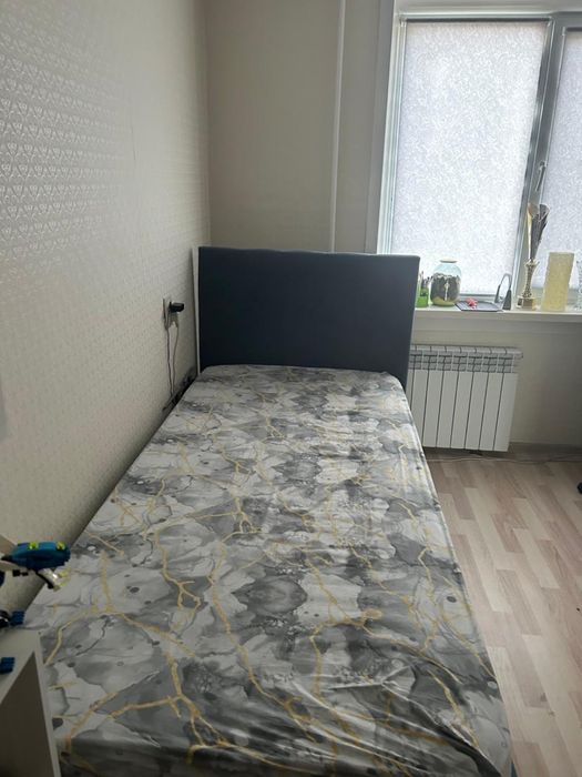 Продам кровать с ортопедическим матрасом
