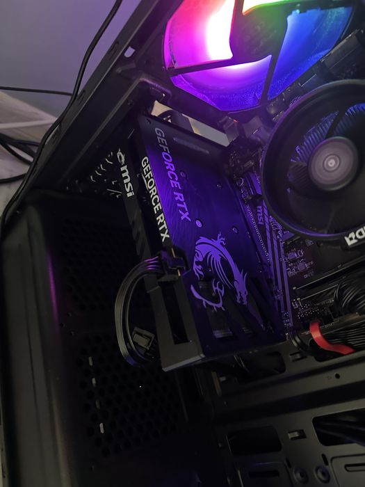 Vand placa video RTX5050