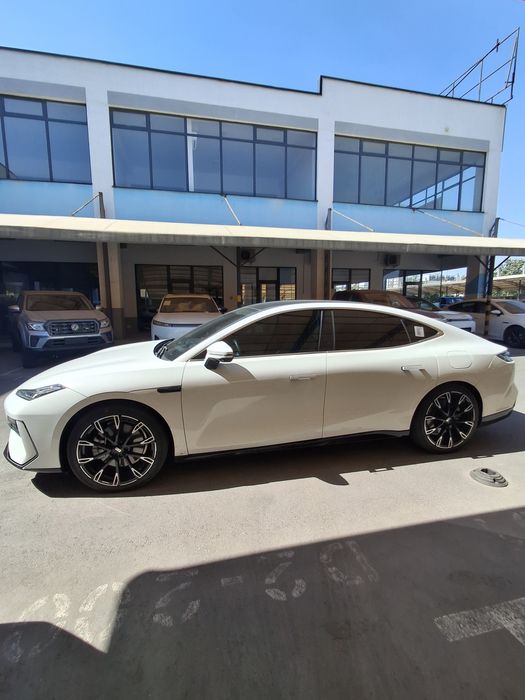 Geely galaxy e8 2024