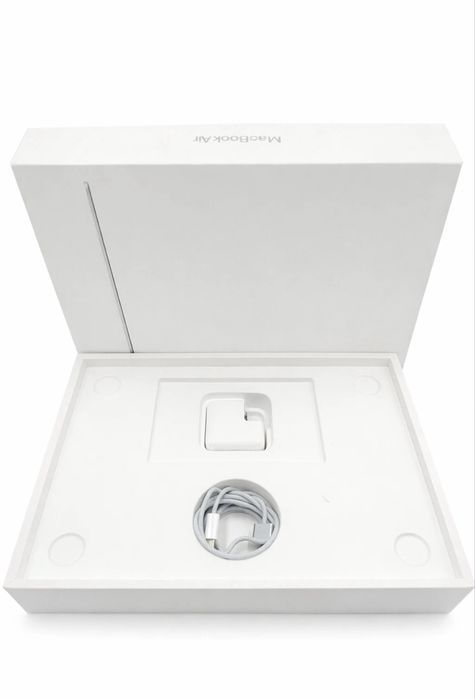 Продавам MacBook Air M4 256/16