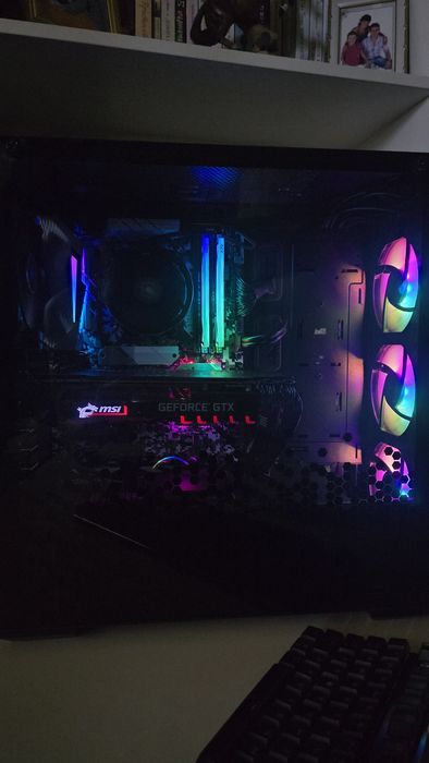 Gaming setup: Геймърски компютър + asus tuf 2k 165Hz монитор + Windows 11 Pro + Клавиатурата, мишка и mousepad(RGB)