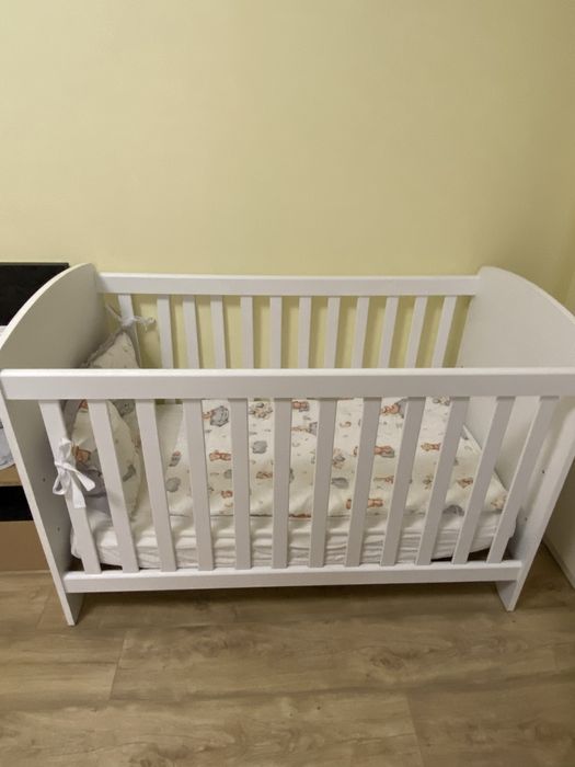 Бебешка дървена кошара