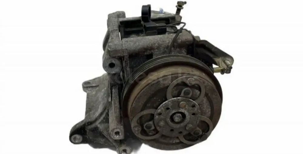 Компрессор кондиционера Subaru Forester SF5 EJ205 Марка: S