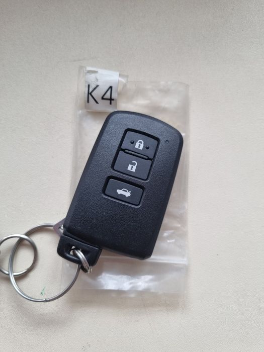 Оригинальный ключ Toyota Camry 50