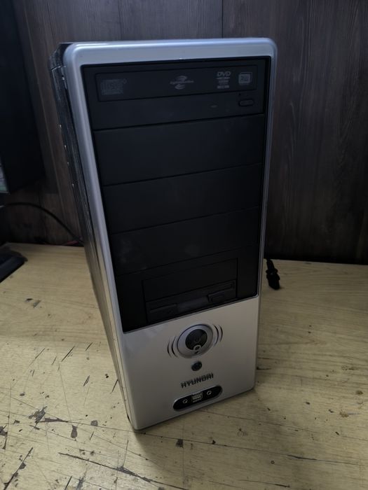 Настолен компютър + подарък