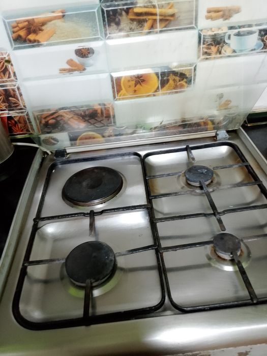 Продам газ, с духовкой.