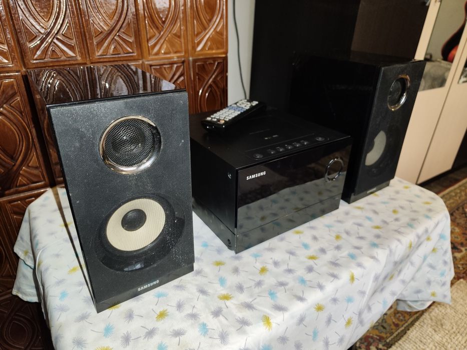 Mini sistem audio Samsung MM-C330 70W, USB, CD, Radio FM