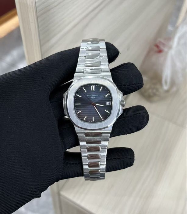 Часы Patek Philippe Nautilus