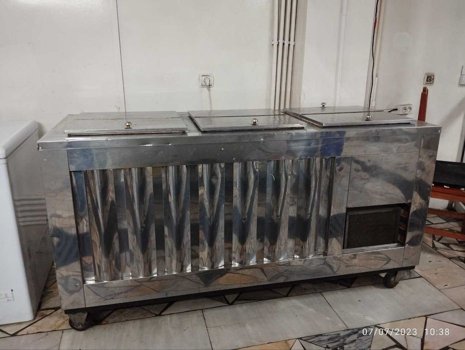 Морозильник с 6-ю люками.