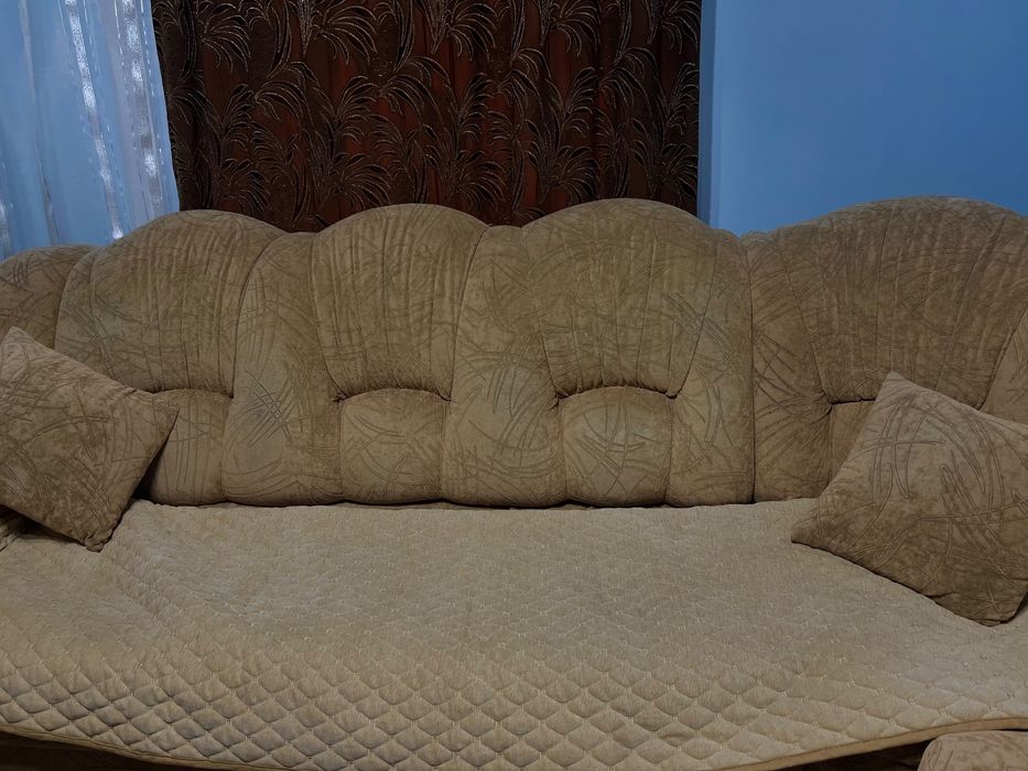 Продам угловой диван + кресло в комплекте
