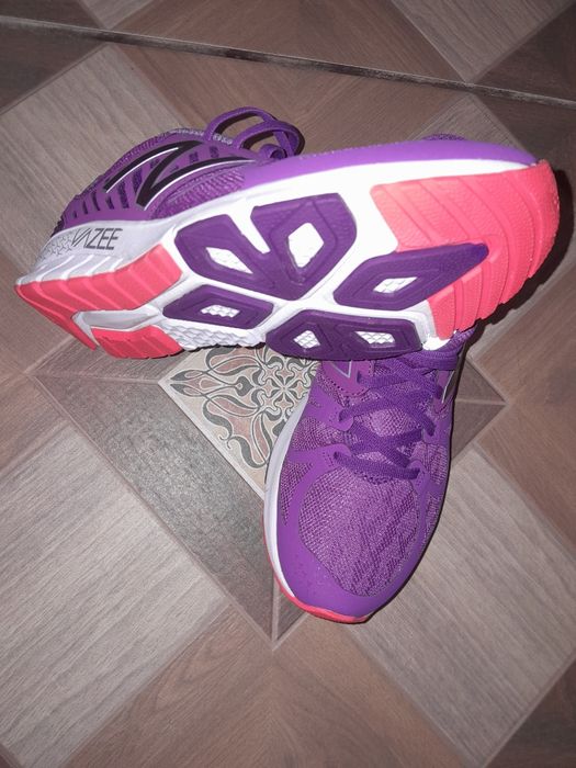 Adidas New balance purtati