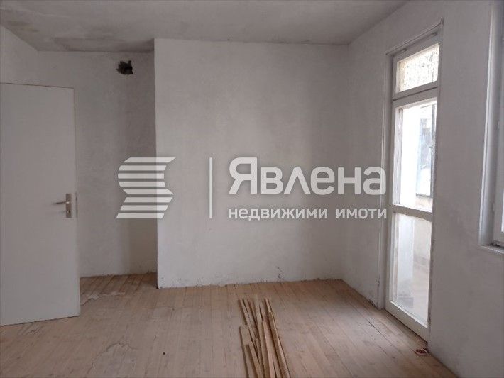 Продава се Многостаен апартамент в Благоевград, Освобождение - 160 кв.м за 938 €/кв.м - Снимка #6
