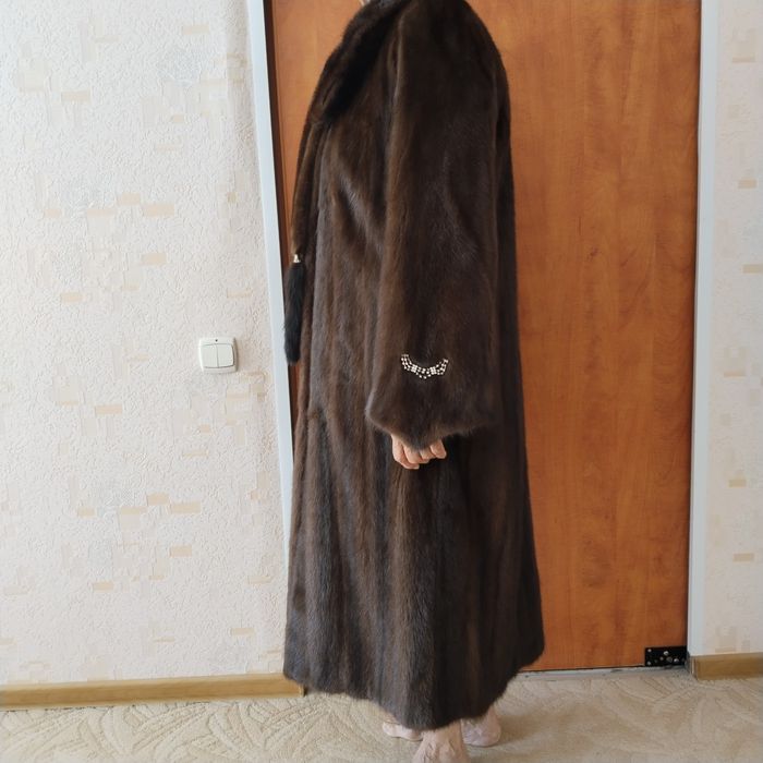 Продам норковую шубу