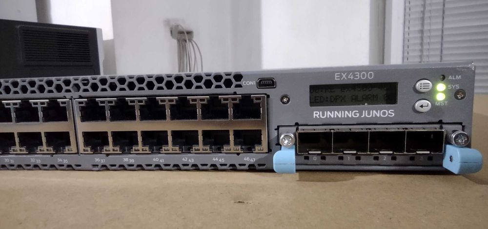 Управляем суич Juniper EX4300-48P с 48*1G PoE, 4*SFP+ 10G/1G, 4*40G