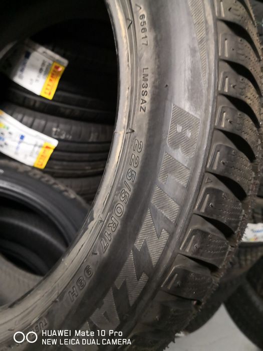 225 50 17 цола Bridgestone нов