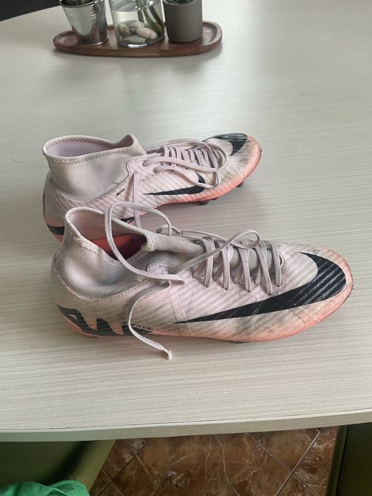 Футболни бутонки NIKE