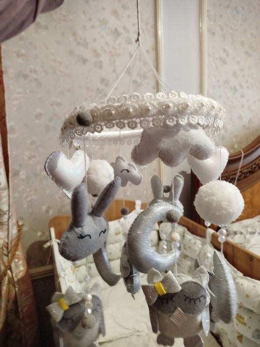 Погремушка для детской кровати