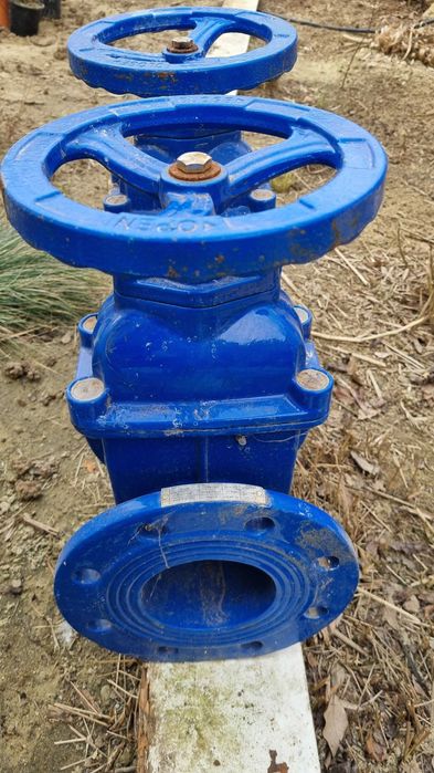 Vana din fonta dn100