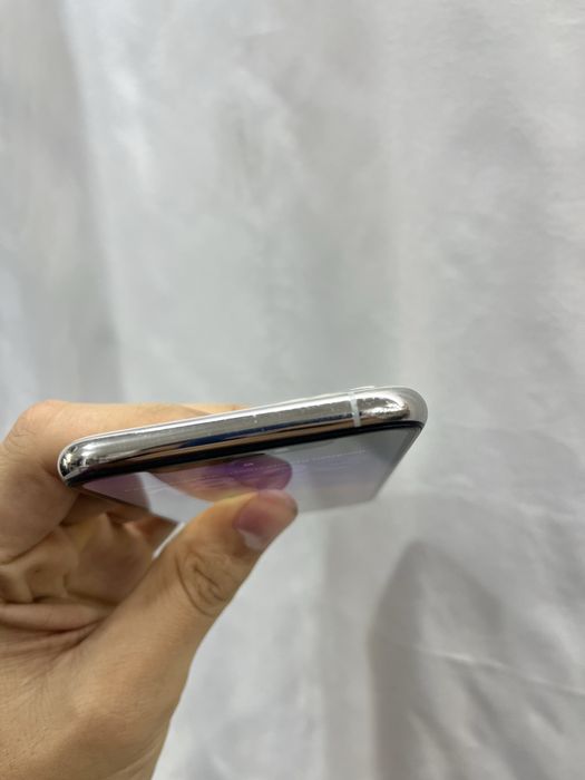 IPhone 11 Pro 64GB.         .