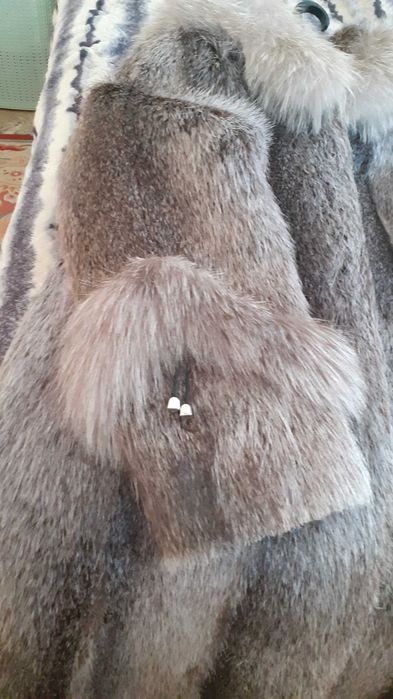 Продается  нутривая шуба