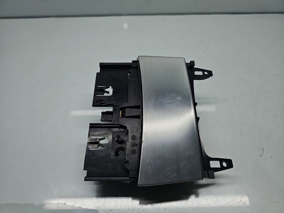 Scrumiera Mercedes Clasa C (W204) [Fabr 2007-2014] A2046801350