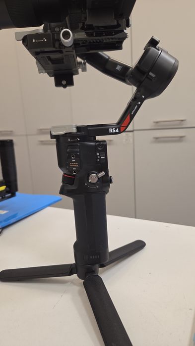 Dji Ronin rs4      ..