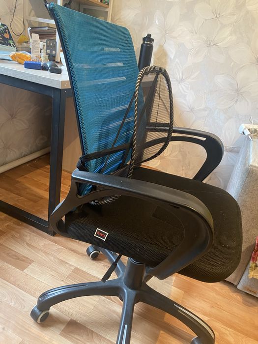 Продам кресло офисное