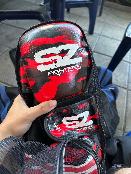 Продавам боксови ръкавици SZ Fighters 12 OZ.