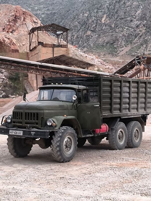 Zil 131 sotiladi 14000$