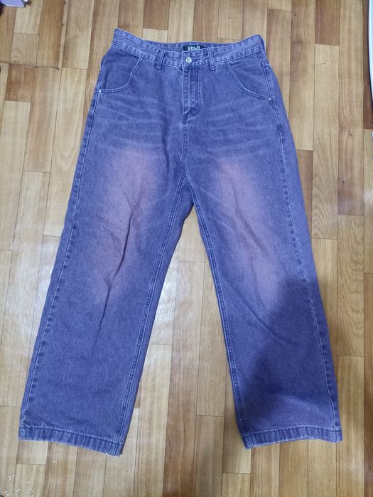 джинсы фиолетового цвета широкие удобные