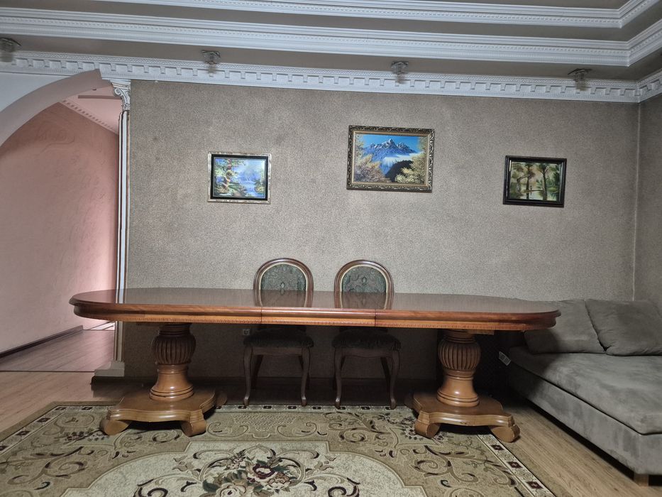 Стол и стулья 12 шт.