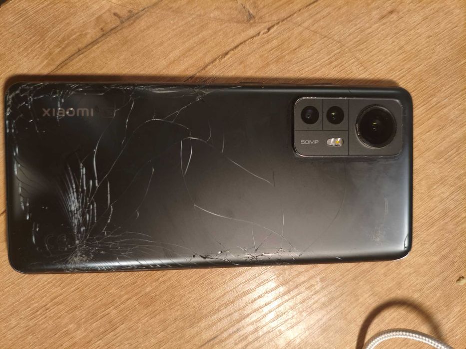 Xiaomi 12 телефон