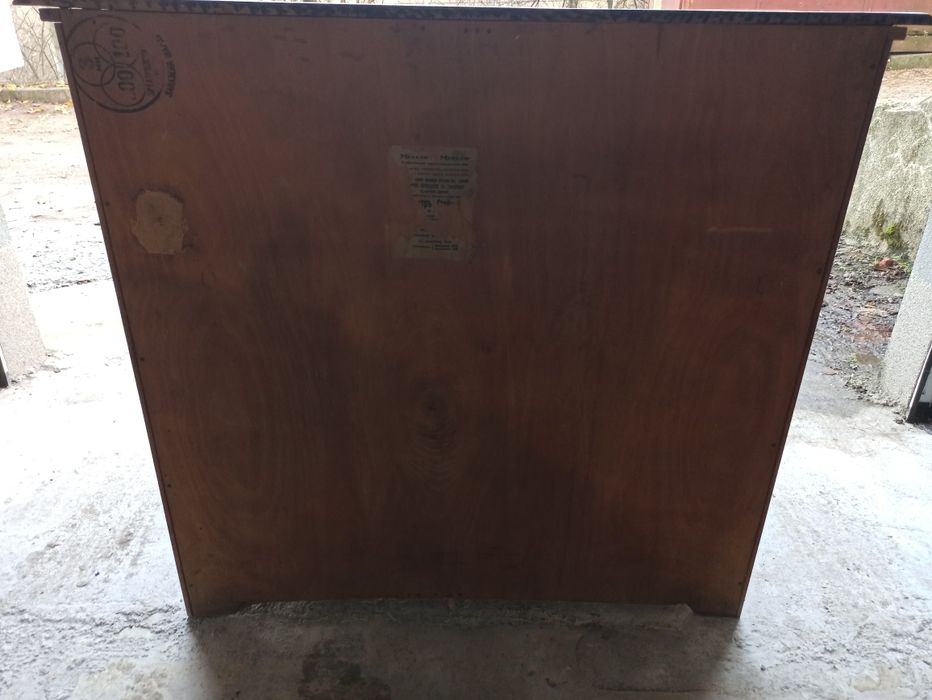 Елегантен винтидж скрин – автентично българско производство 50–60г