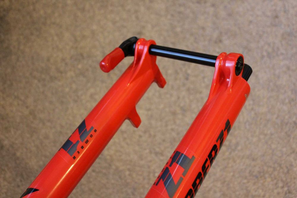 Marzocchi Bomber Z1 29 inch - Tapered Boost cursa 150mm Grip
