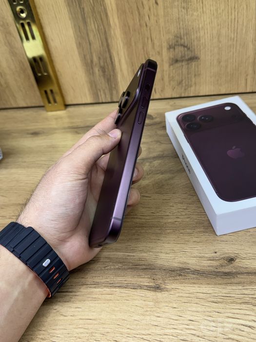 18 pro Max 256 gb LL/A sotiladi