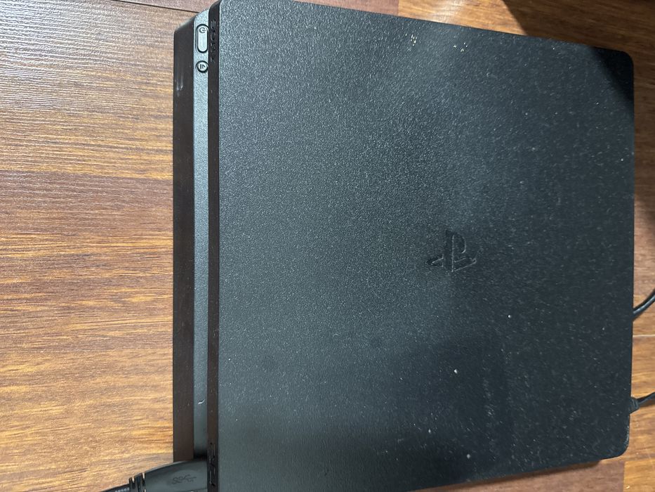 PlayStation 4slim