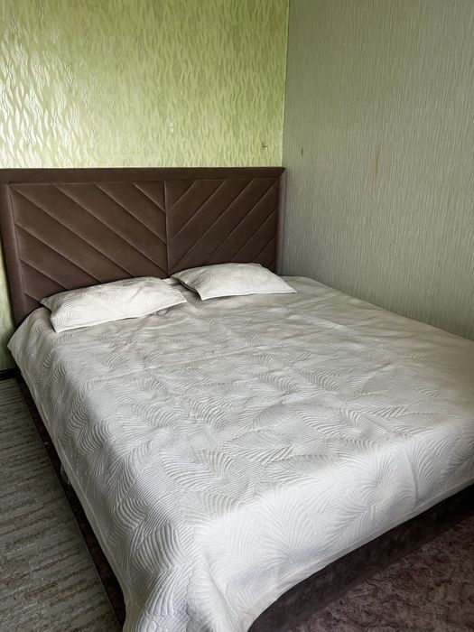 Продам двуспальную кровать
