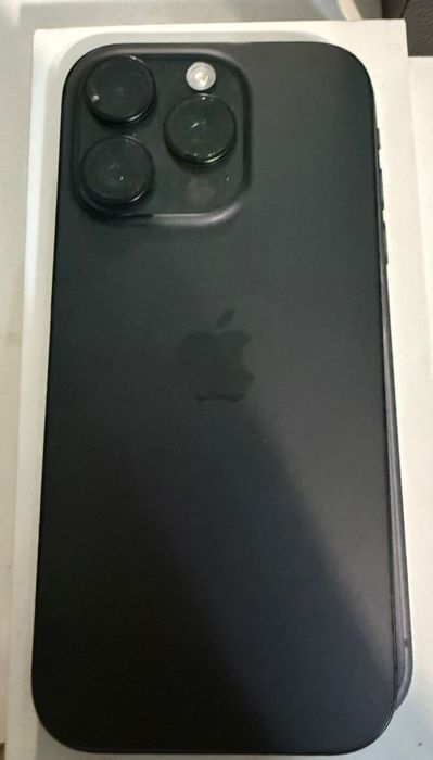 Iphone 16 pro black