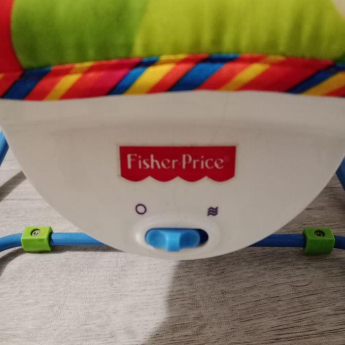 Продам шезлонг Fisher Price