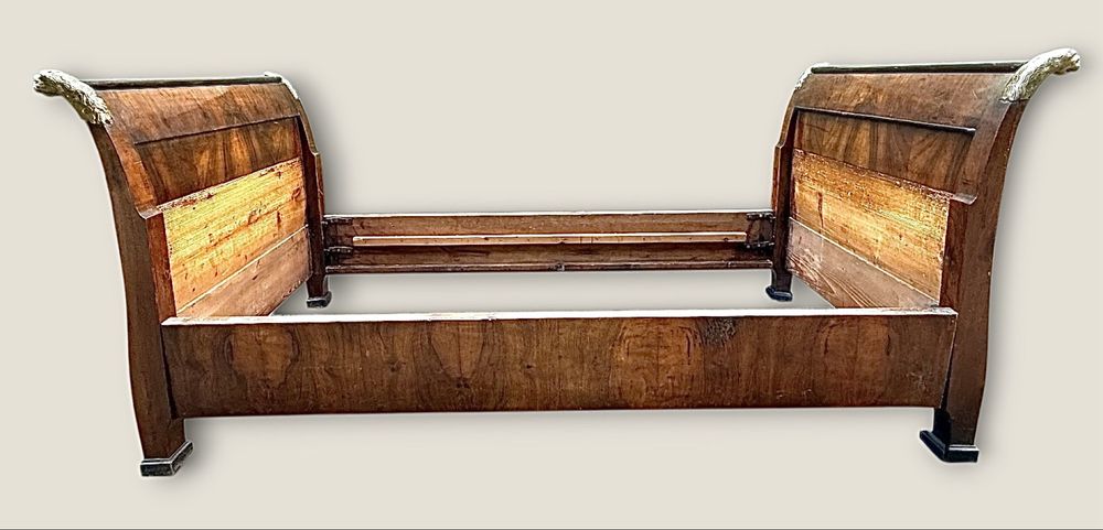 Set 2 paturi stil Biedermeyer furnir radacina nuc