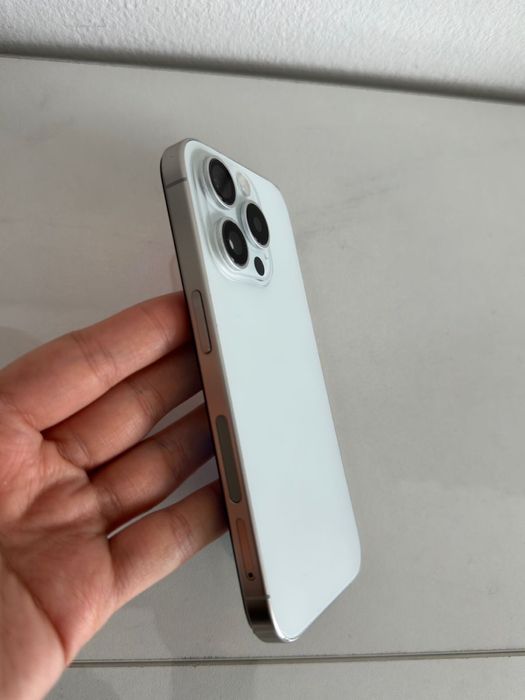 IPhone 15 pro 256 gb