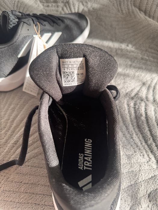 Кроссовки Adidas