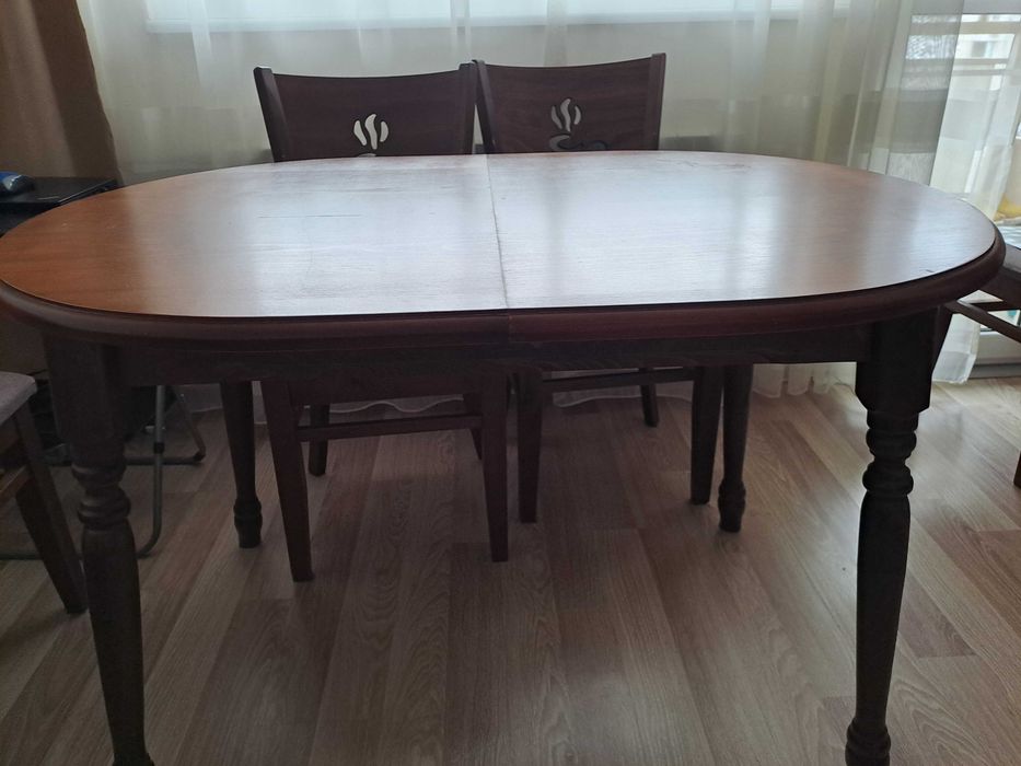 Трапезна маса ,елипса ,разстегателна.